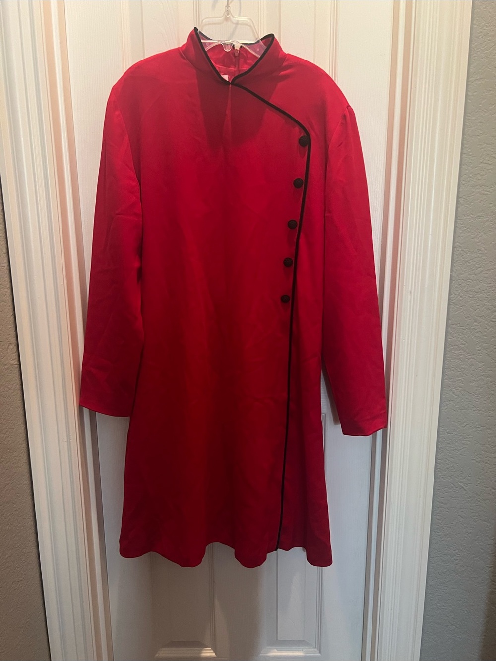 Evan Picone Red Long Sleeve Mandarin Collar Dress with Black Piping